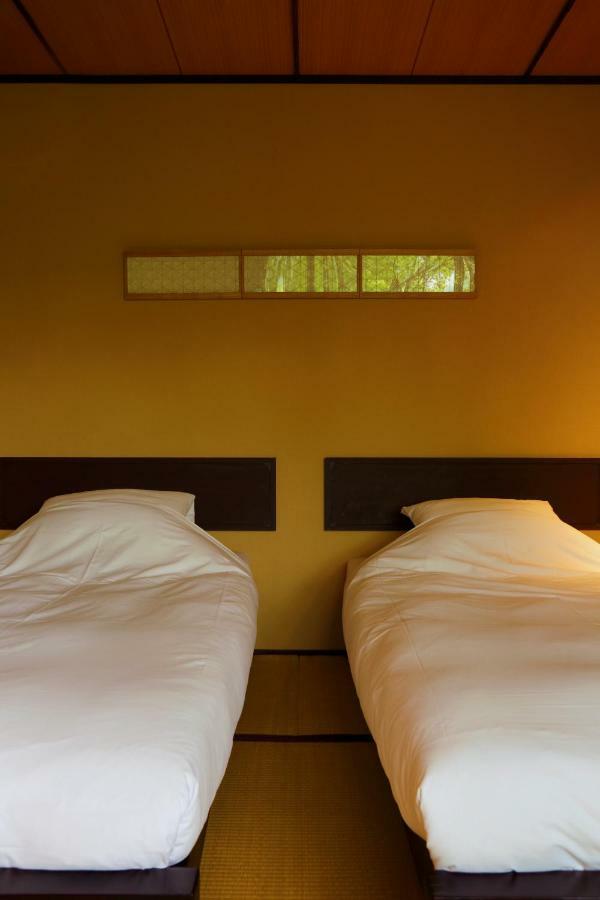 Compact Japanese Twin Room with Shower, Non-Smoking