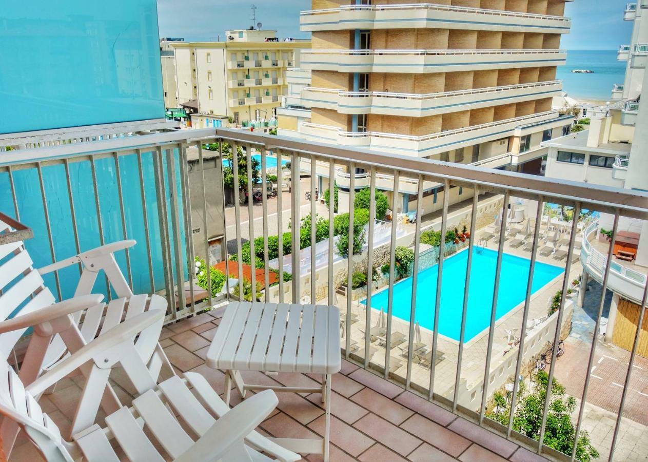 Quadruple Room Balcony,805445292:JPEG