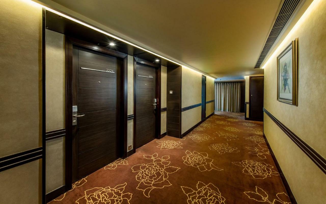 Quarto Twin Standard