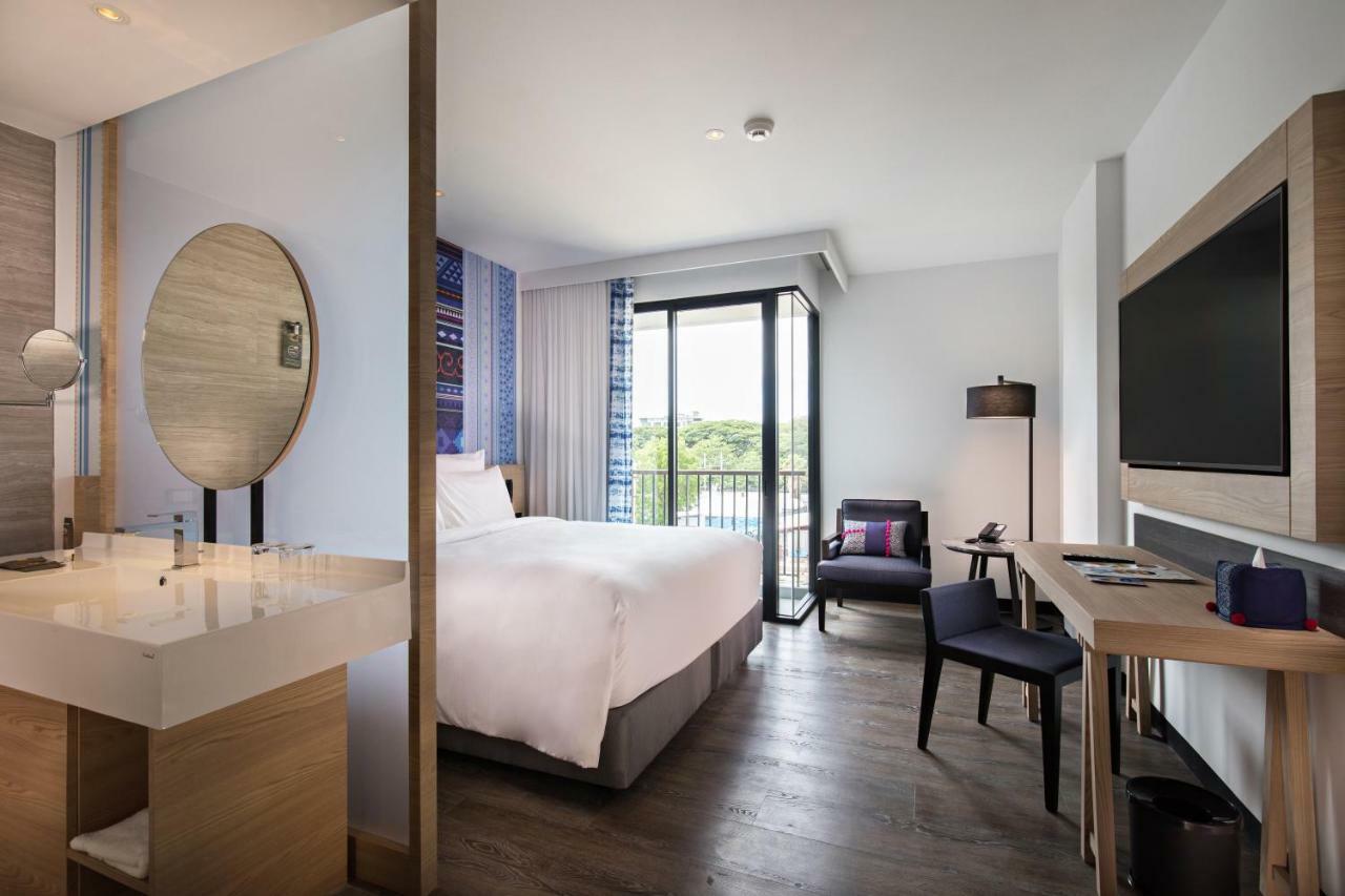 Superior King Room with Balcony