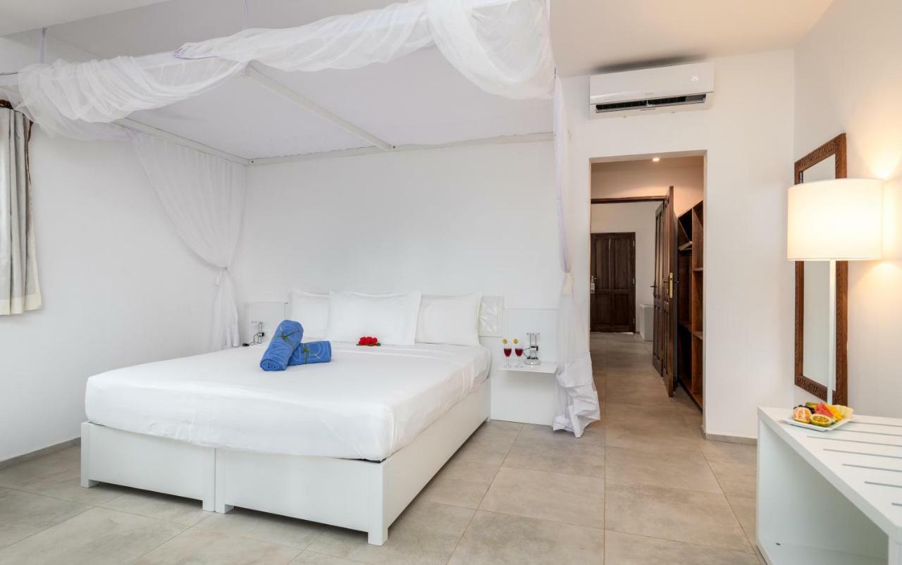 Baobab Garden Room,818326121:JPEG