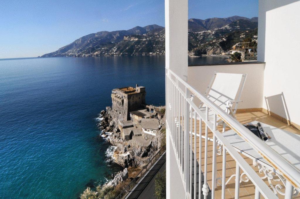 One-Bedroom Apartment Sea View,742802944:JPEG