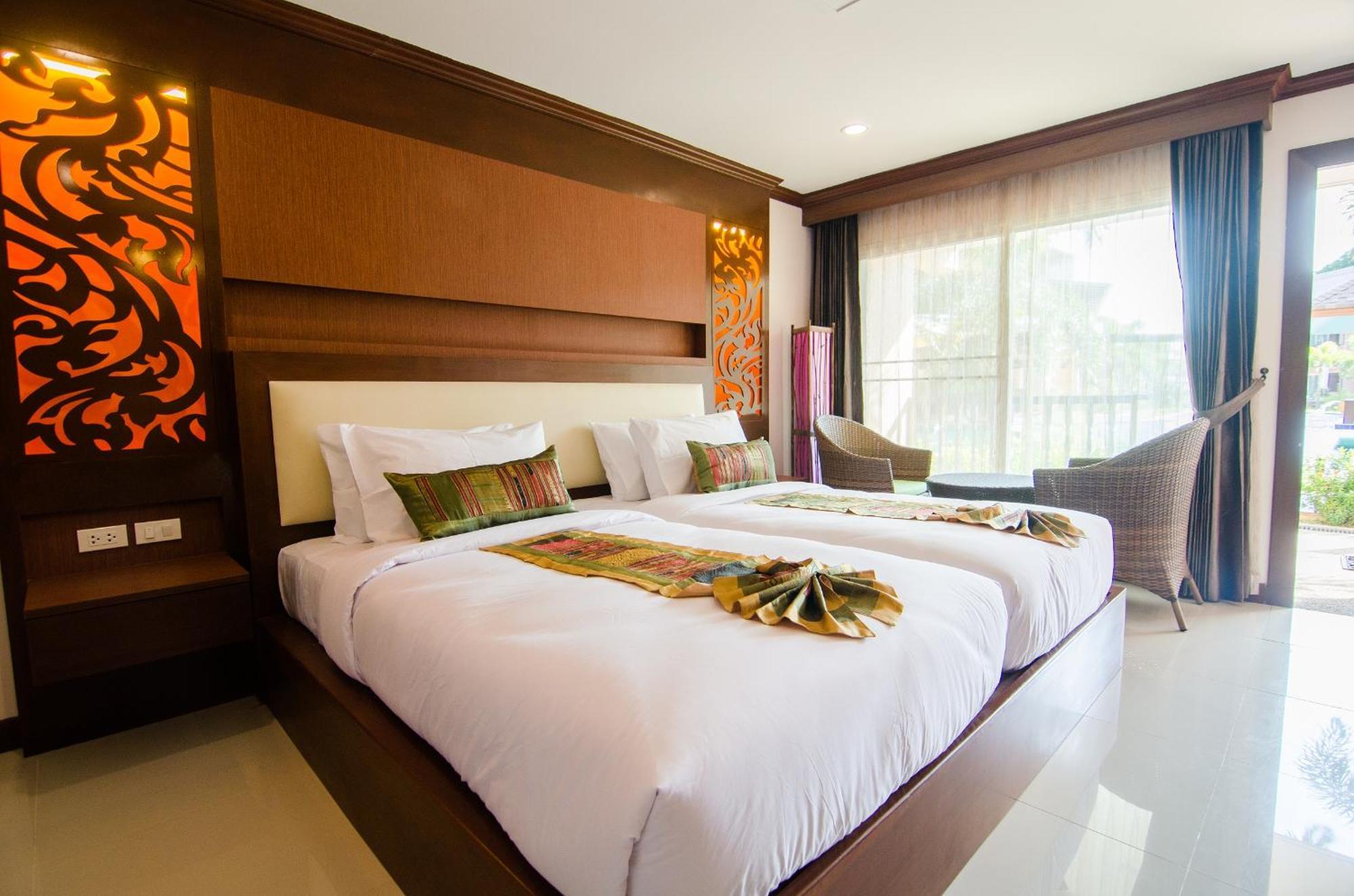 Deluxe Twin Room Pool View