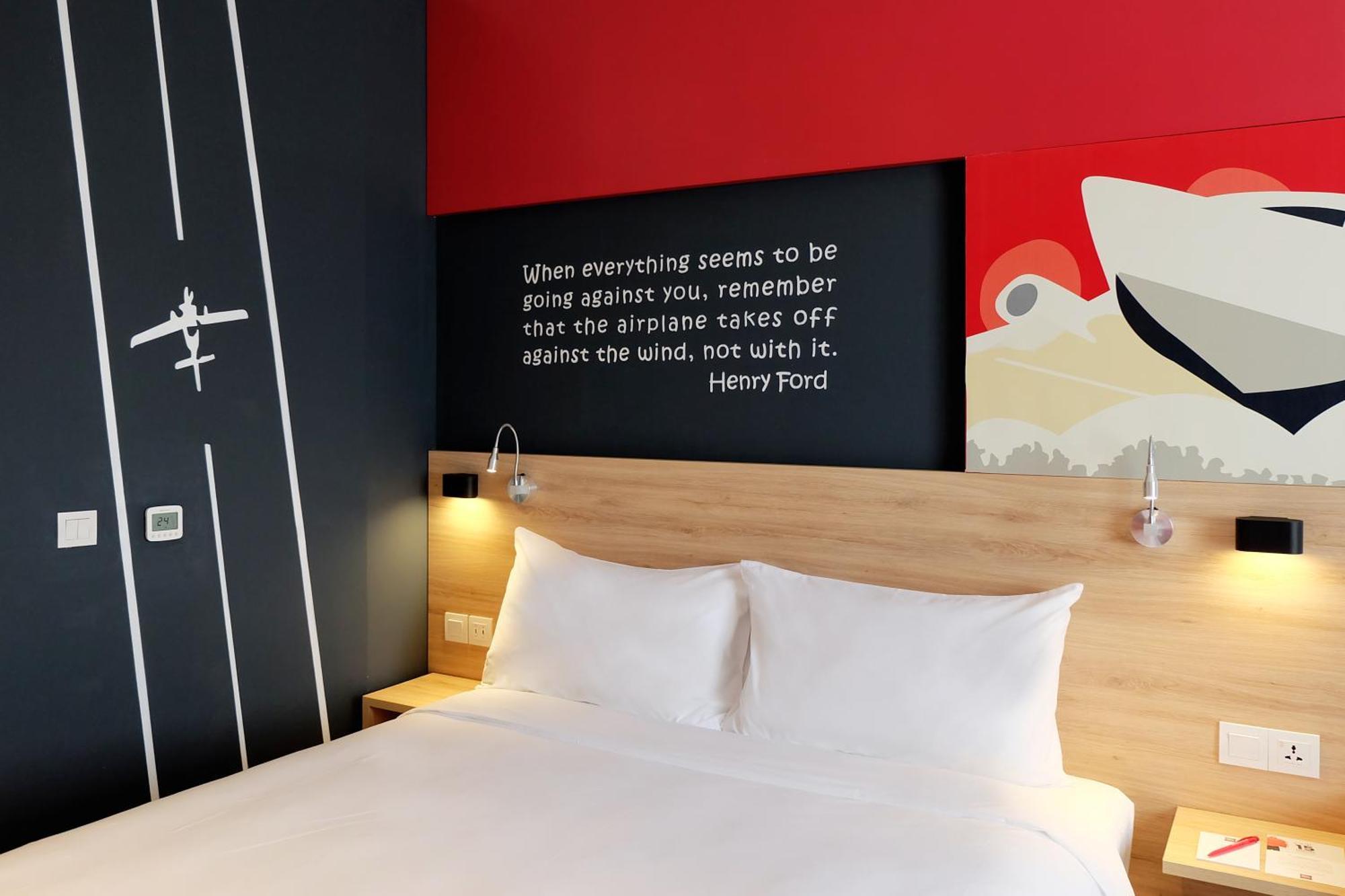 Standard Queen Room Complimentary Round-trip Transfer to International Terminal upon request
