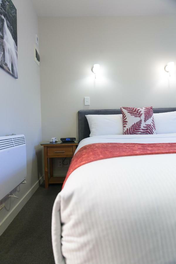 Small Queen Studio