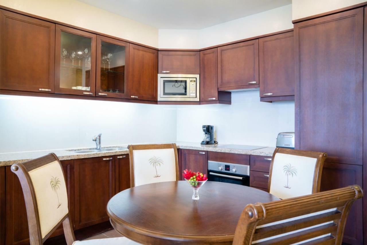 One-Bedroom Suite with Resort View