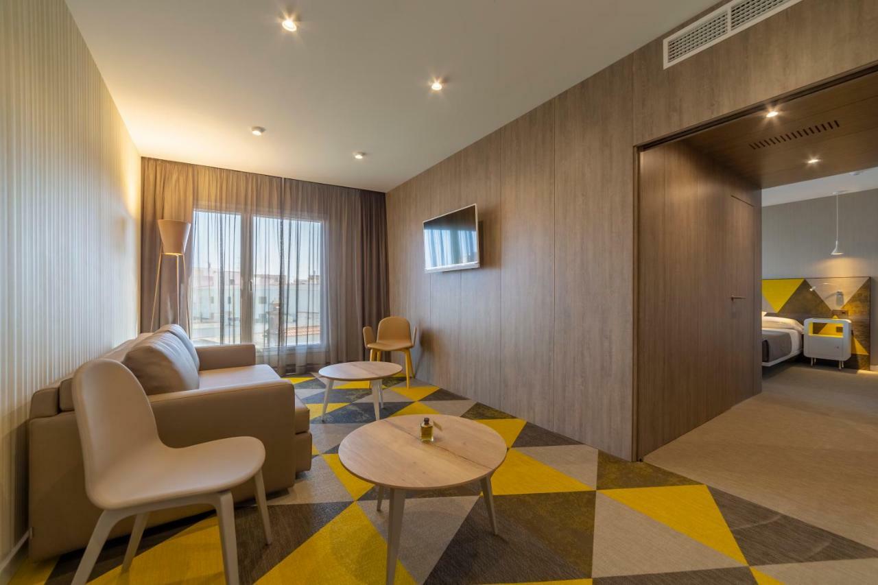 Junior Suite,831520682:JPEG