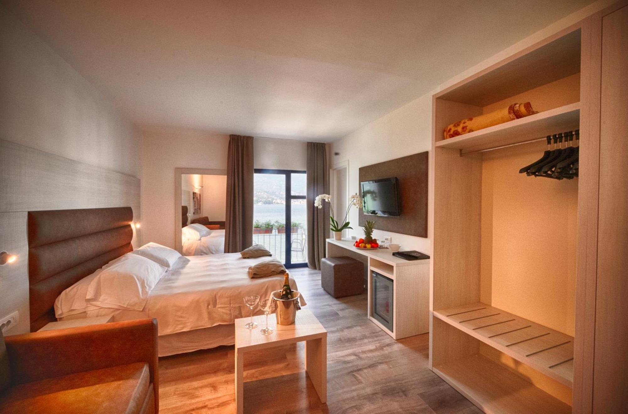 Deluxe Doppel-/Zweibettzimmer mit Seeblick