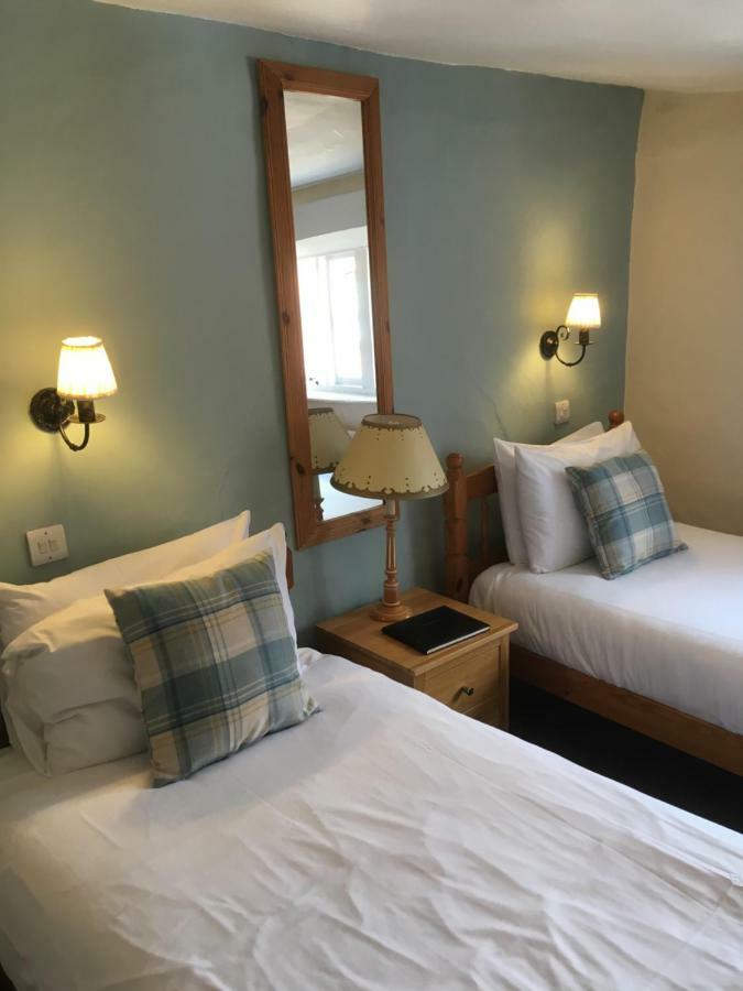 Twin Room with Bathroom