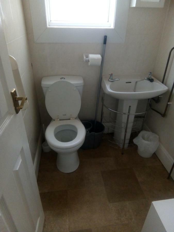 Apartment with Shower