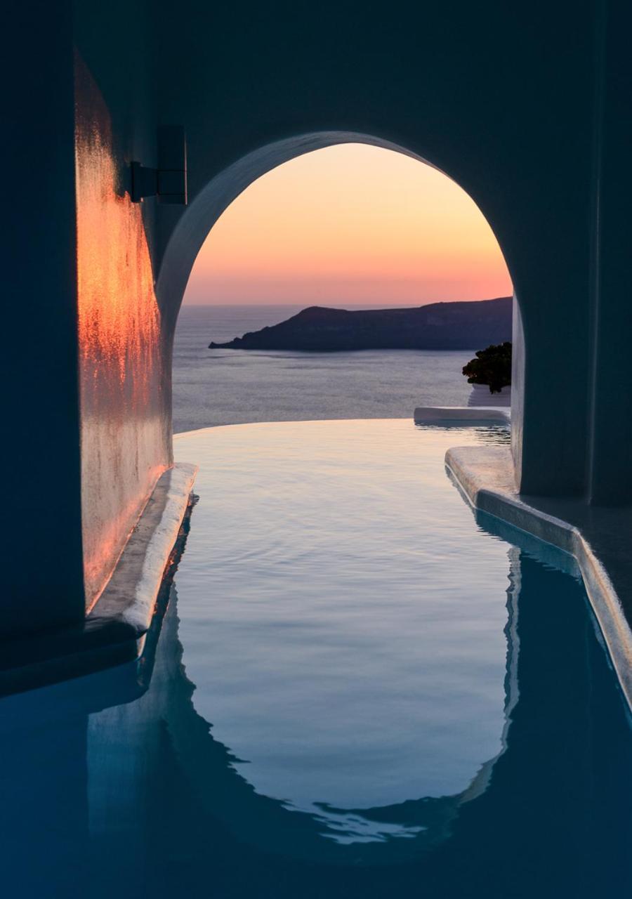 Honeymoon Suite,841765514:JPEG
