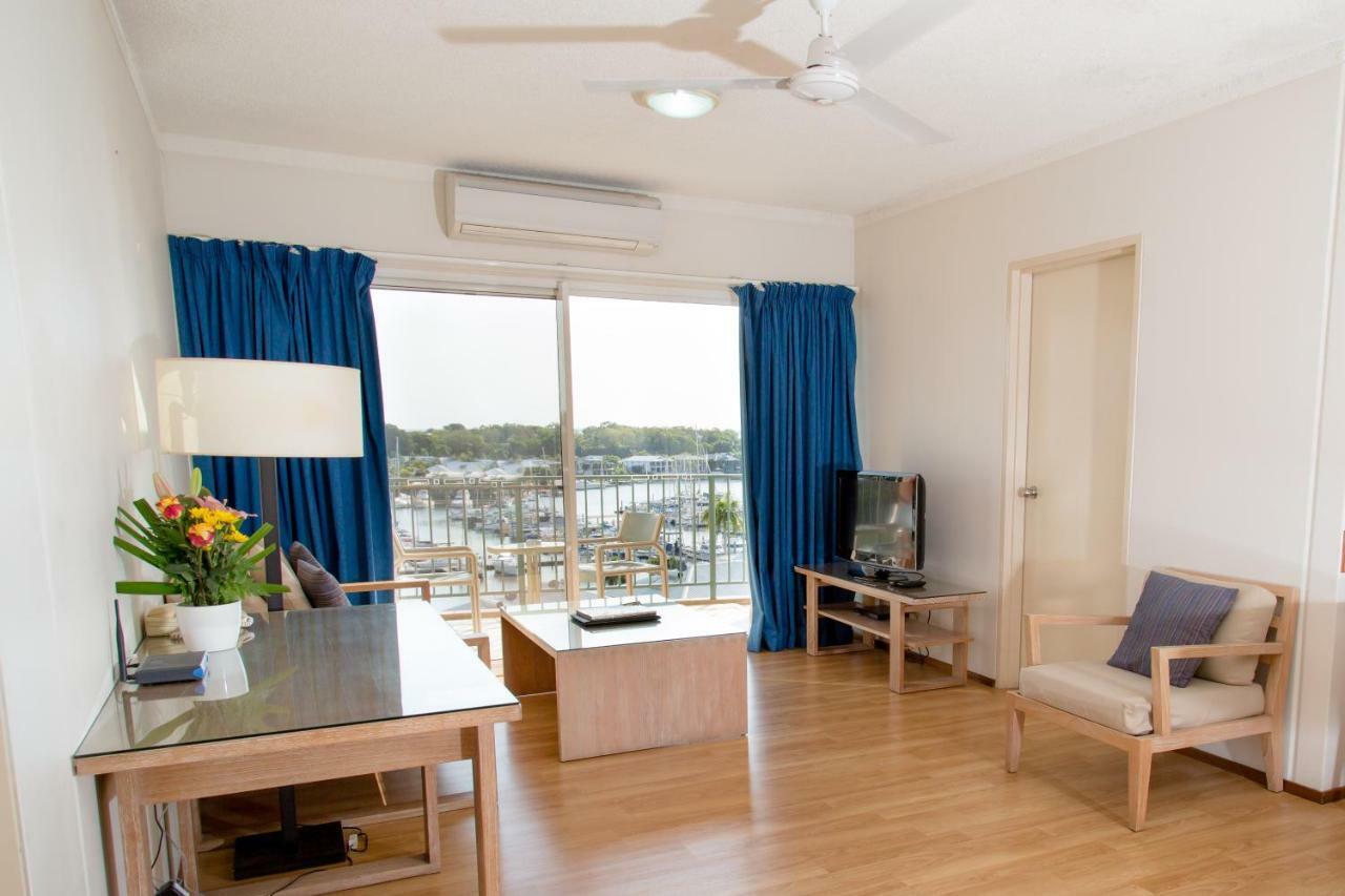 Standard One Bedroom Apartment Water View includes Free Parking & Wifi