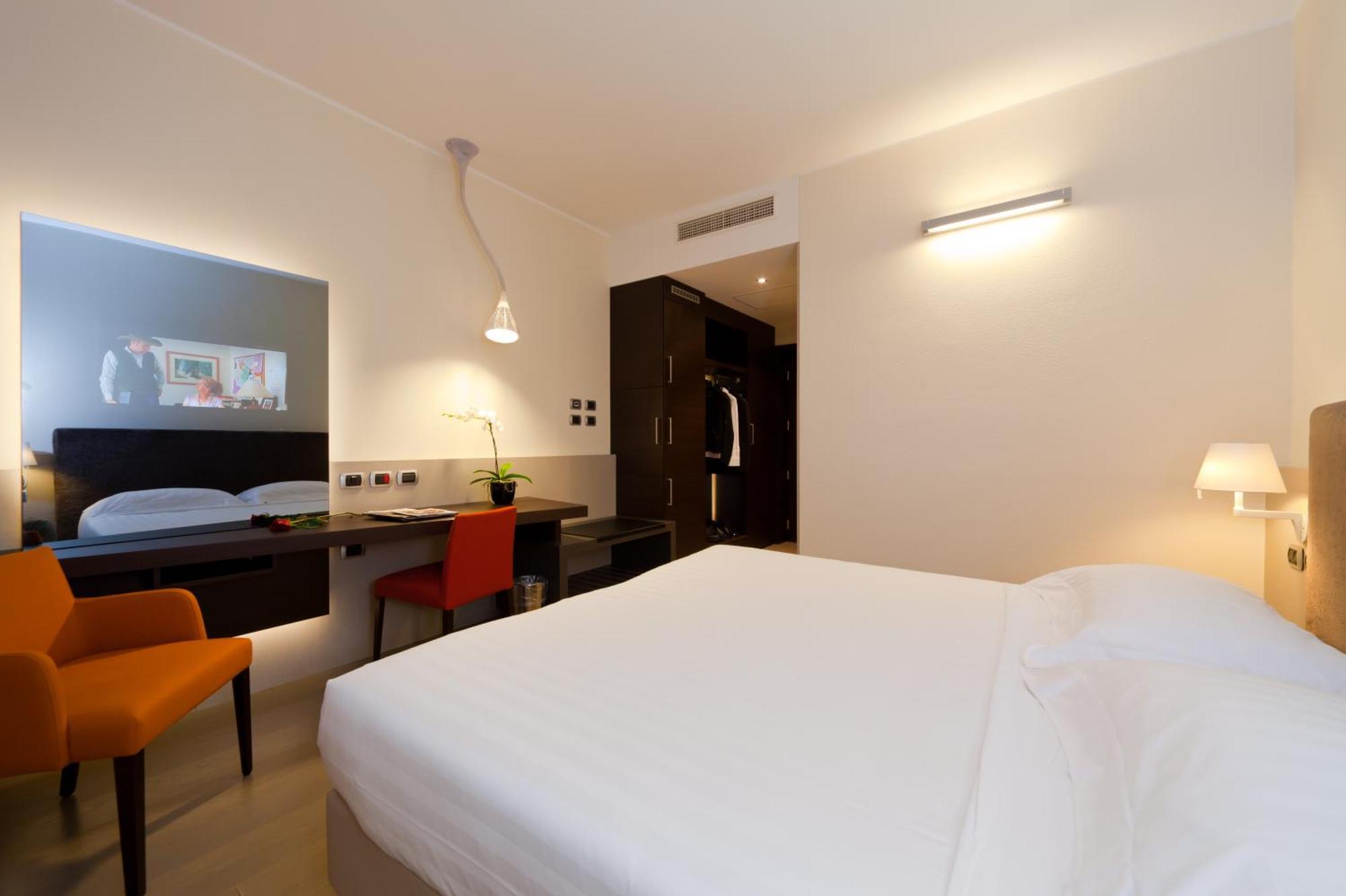 Double or Twin Room,844766720:JPEG