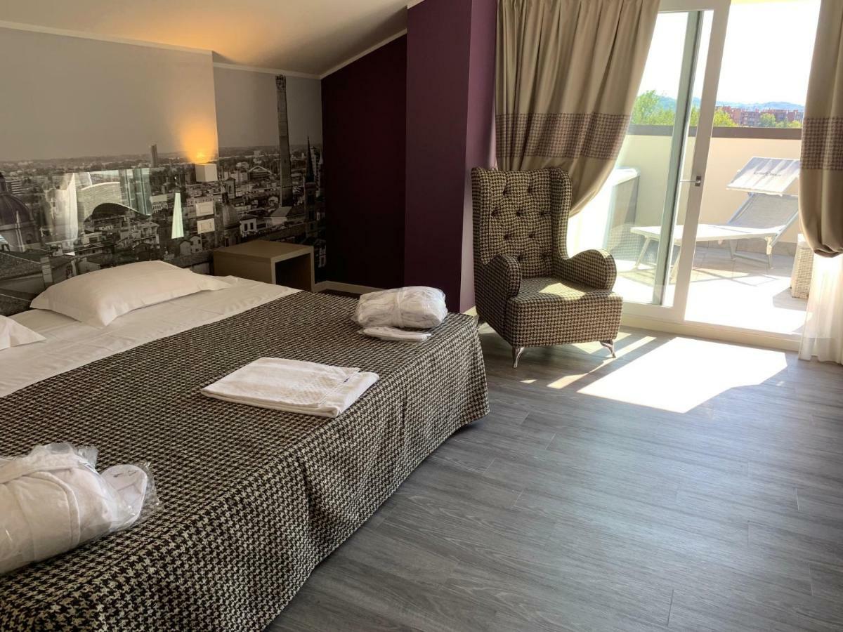 Presidential Suite,1264097590:JPEG