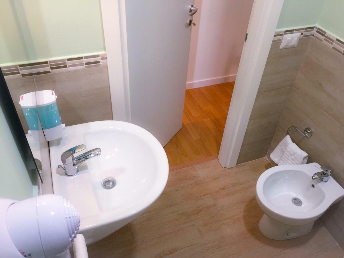 Double or Twin Room,851040758:JPEG