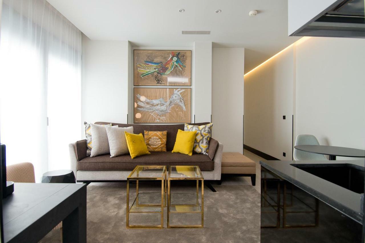 Executive Suite,864146840:JPEG