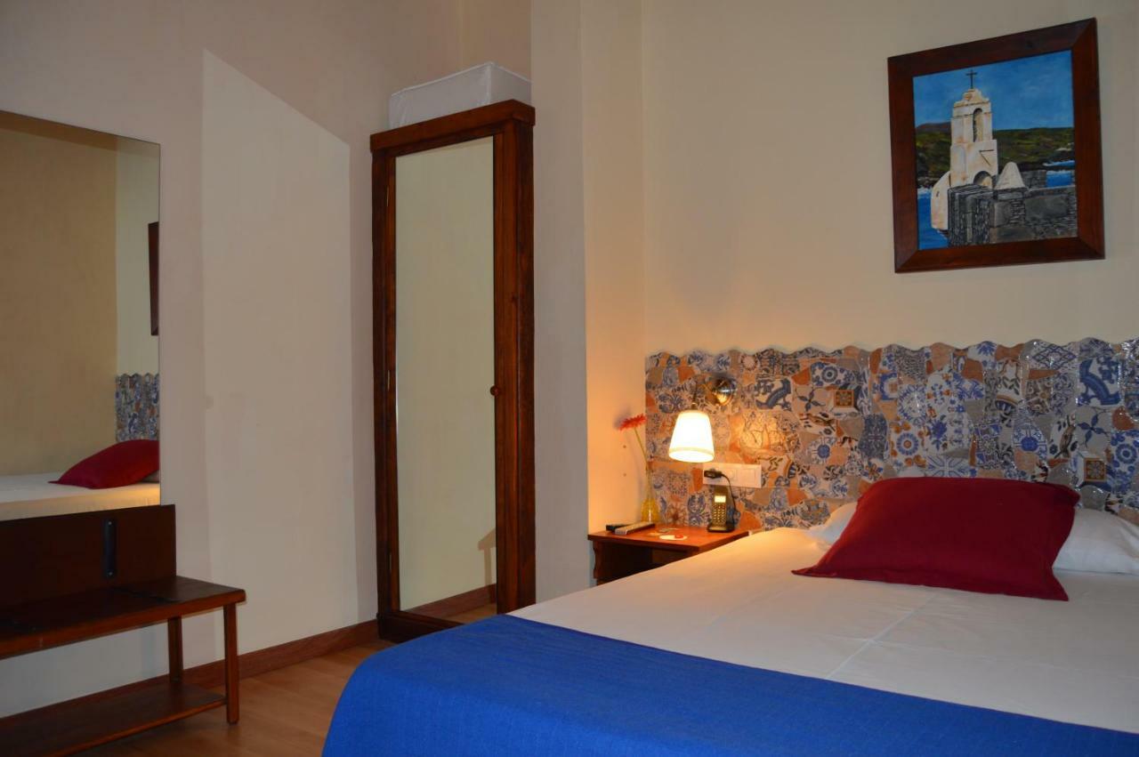 Single Room with Shower - Top Floor