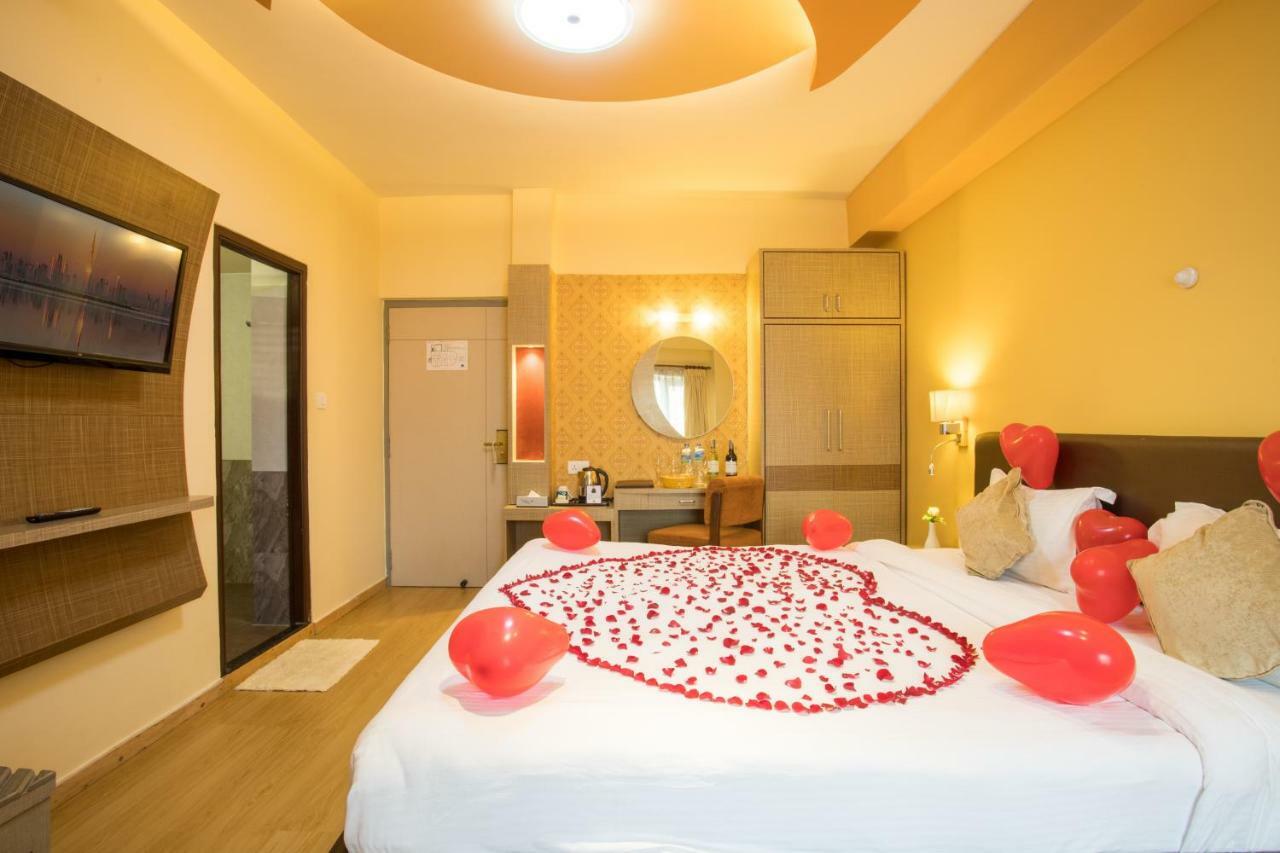 Deluxe Double Room with 24 hours Check-In, 20% off on First Spa Treatment & One-Way Complimentary Airport Transfer