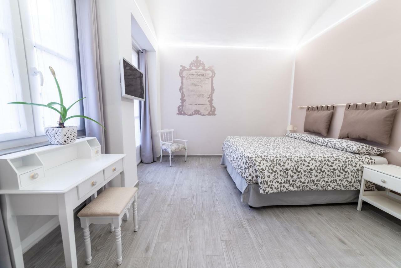 Camera Matrimoniale/Doppia con Letti Singoli con Bagno Privato