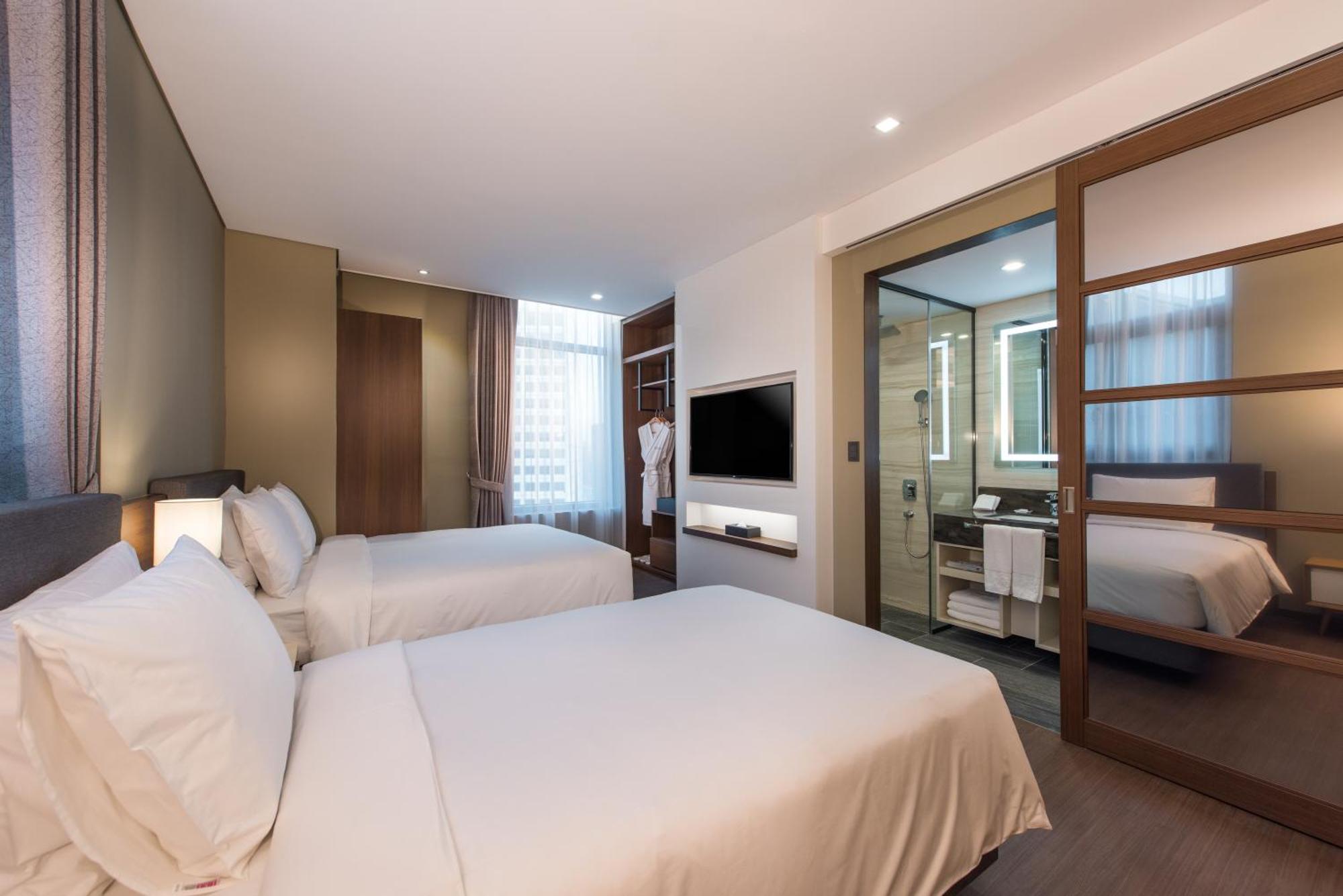 Deluxe Family Room