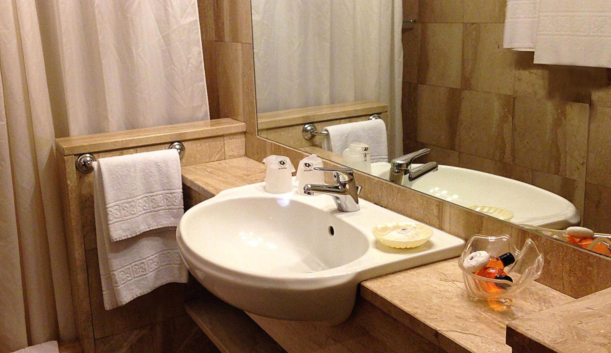 Standard Double/Twin Room