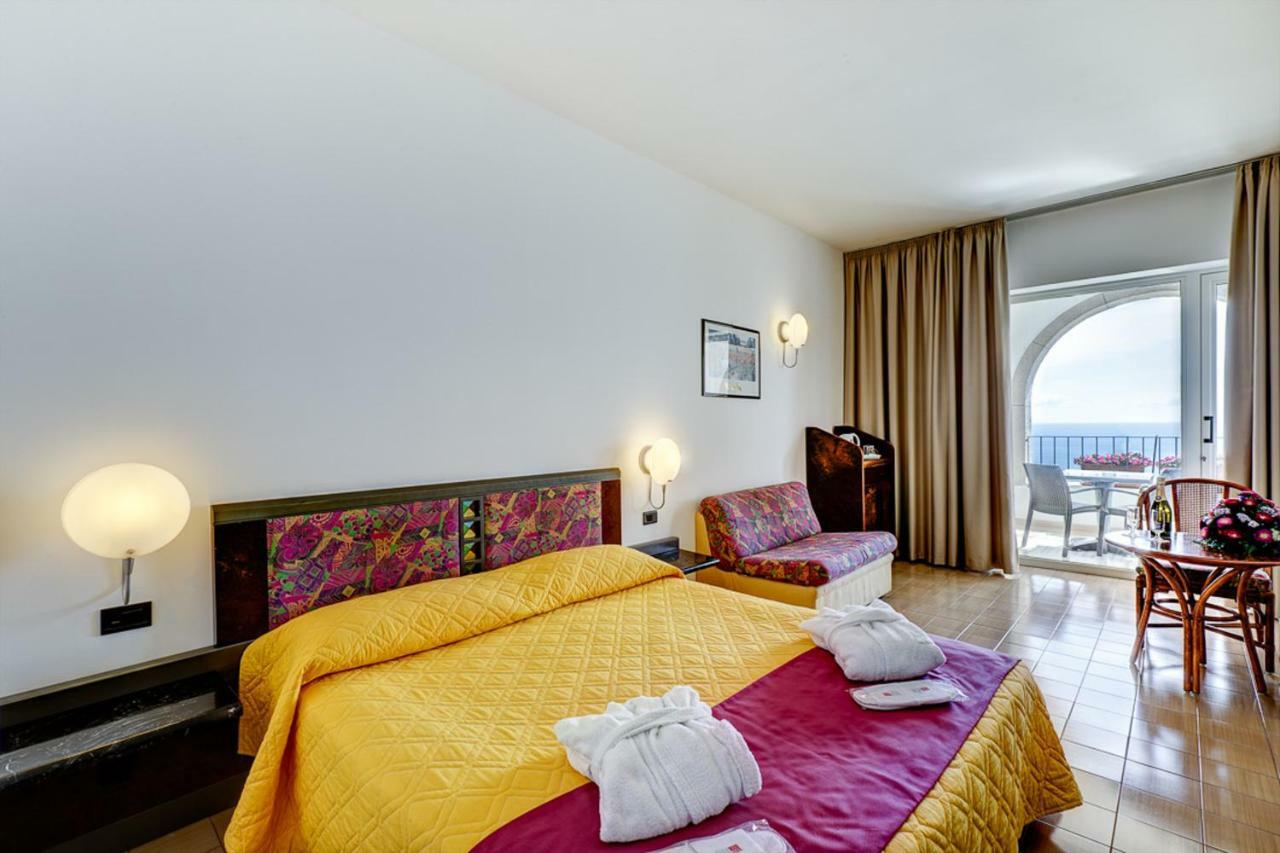 Double or Twin Room Balcony Sea View,1248107314:JPEG