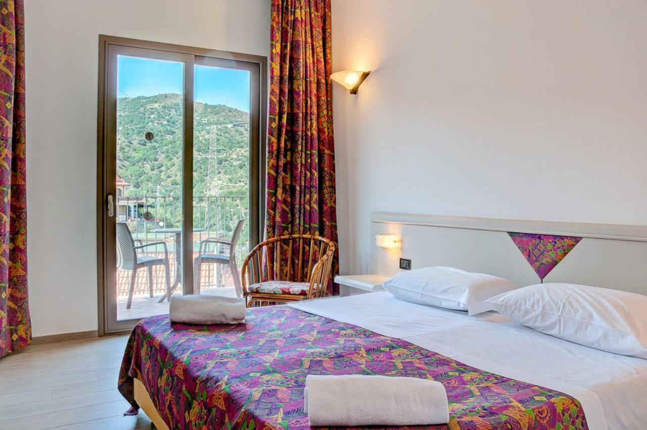 Double or Twin Room Partial Sea View