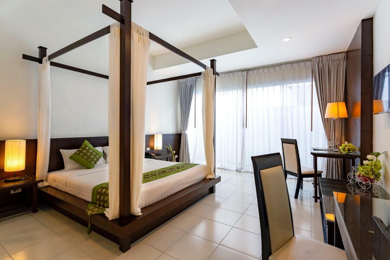 Palmery Pool Access Suite