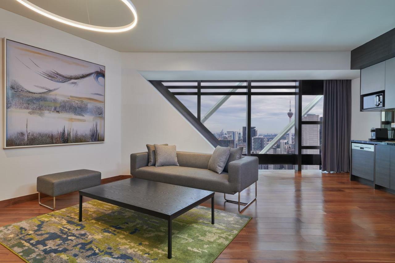 One-Bedroom Skyline Suite