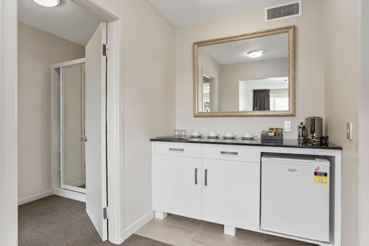 Two-Bedroom Apartment City View