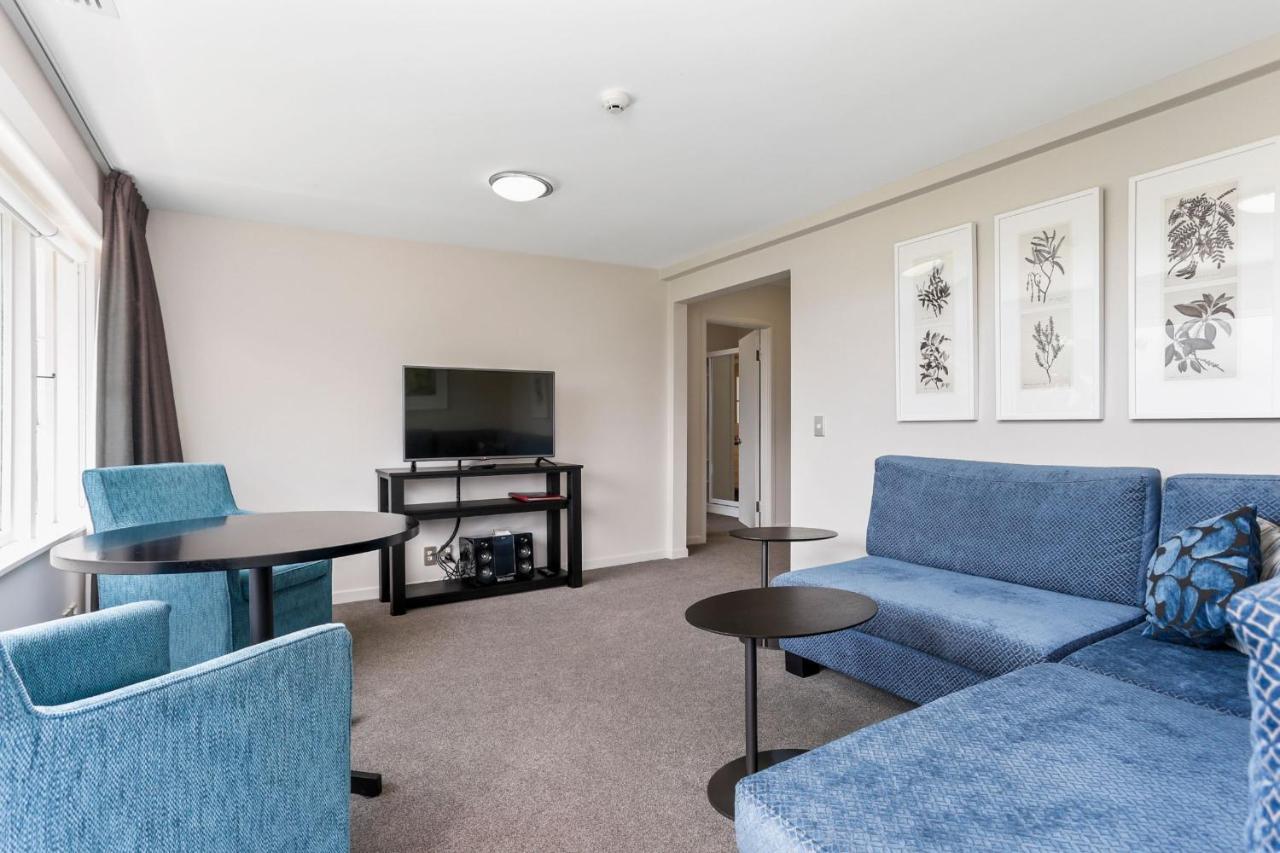 Two-Bedroom Apartment City View