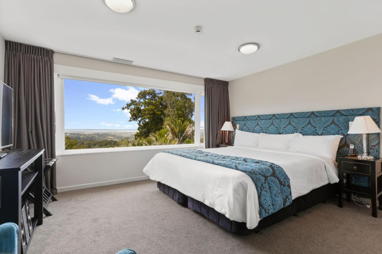 Two-Bedroom Apartment City View