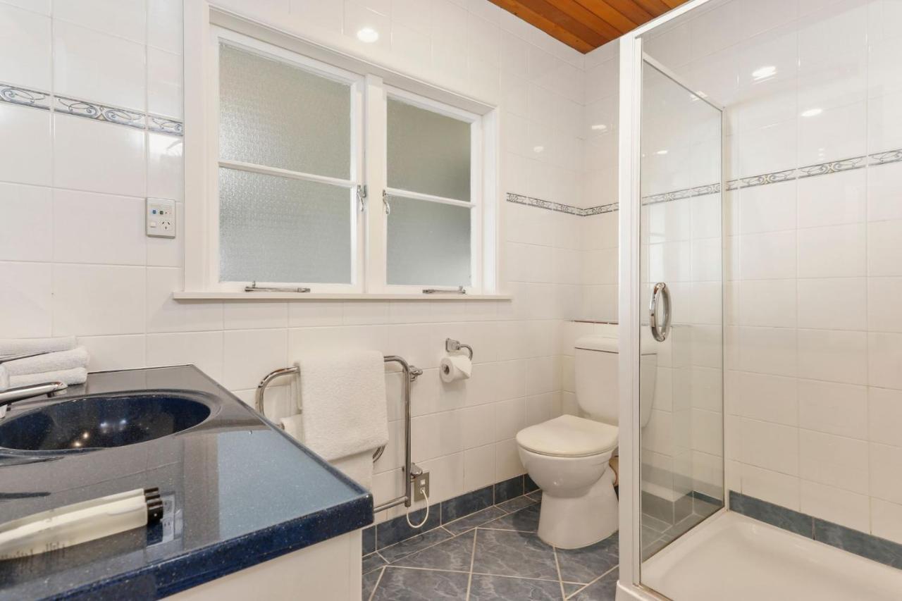 Two-Bedroom Apartment City View