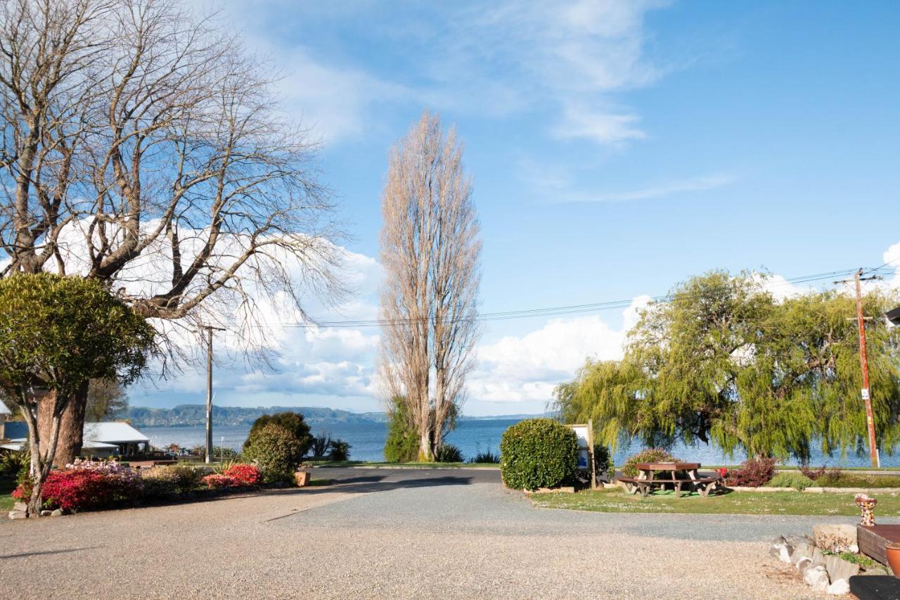 Studio Apartment Comfort Partial Lake View