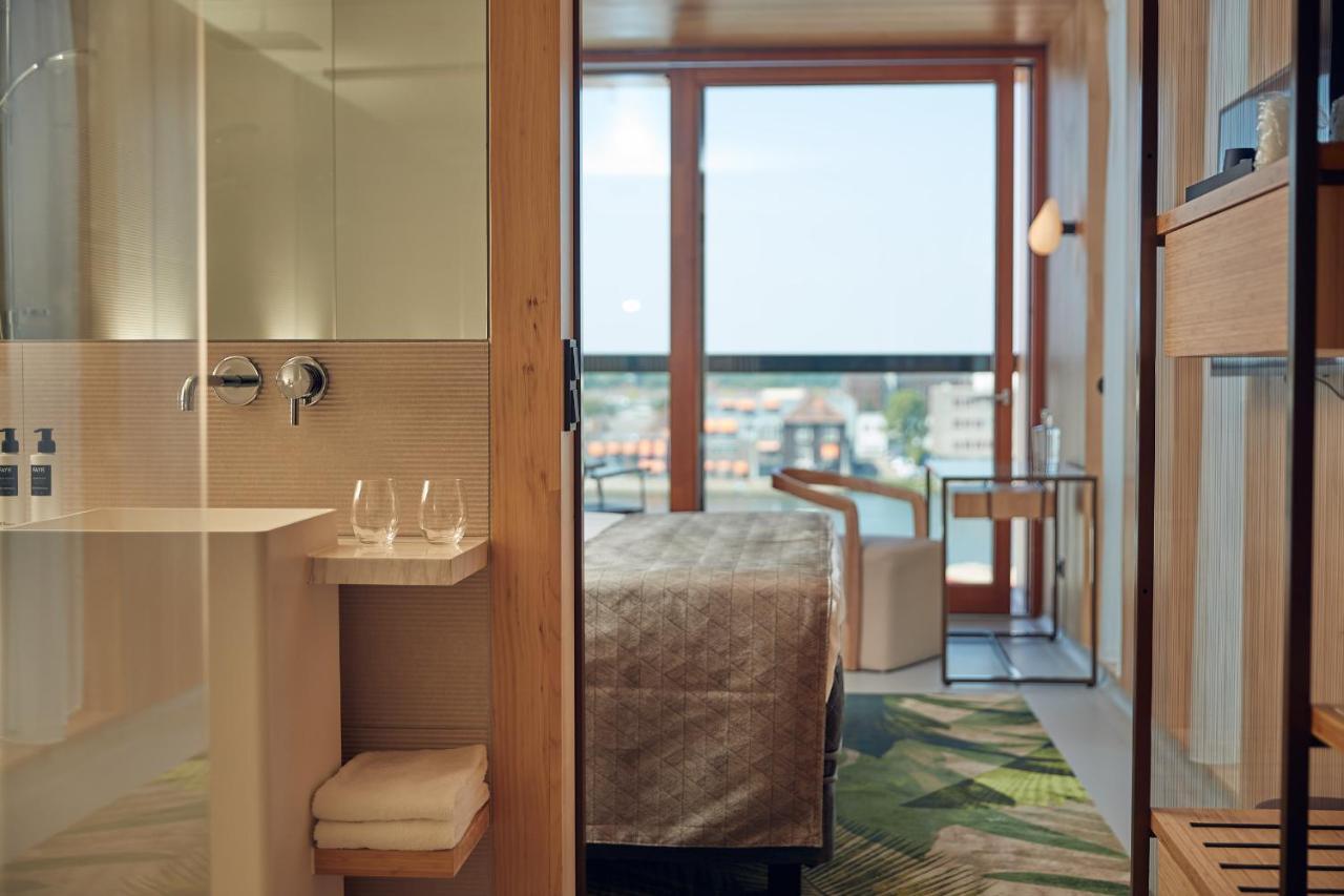 Superior Room with Bath, Shower & Balcony
