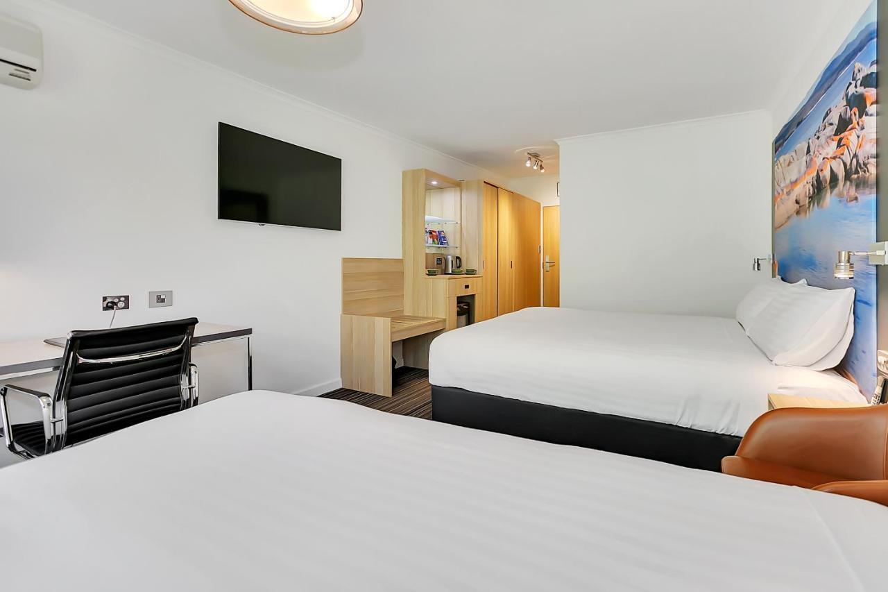 Deluxe King Room Single Bed,934205305:JPEG
