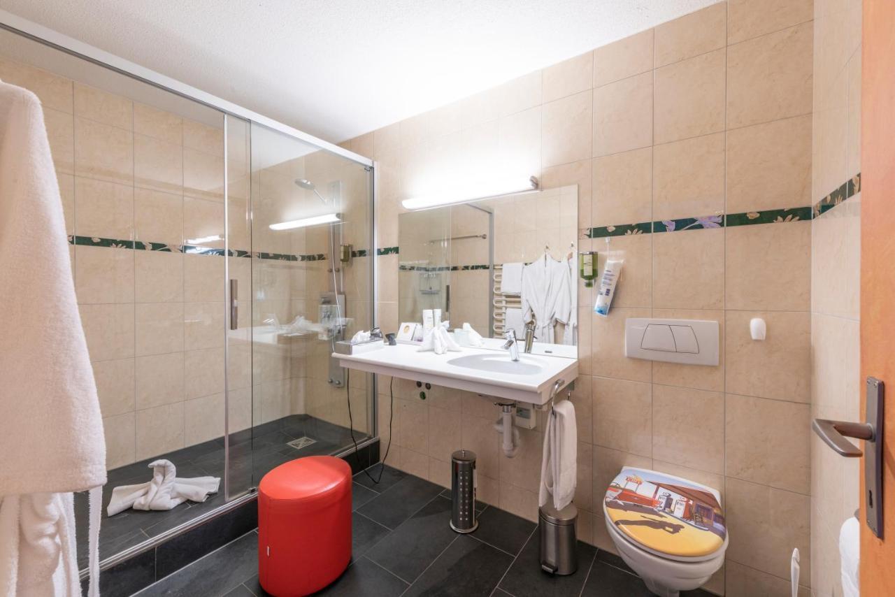 Suite Route 66 mit Whirlpool-Badewanne