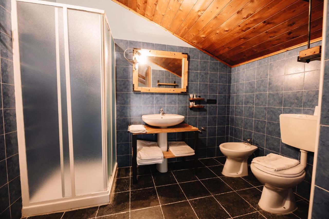 Camera Doppia con Letti Singoli con Bagno Privato