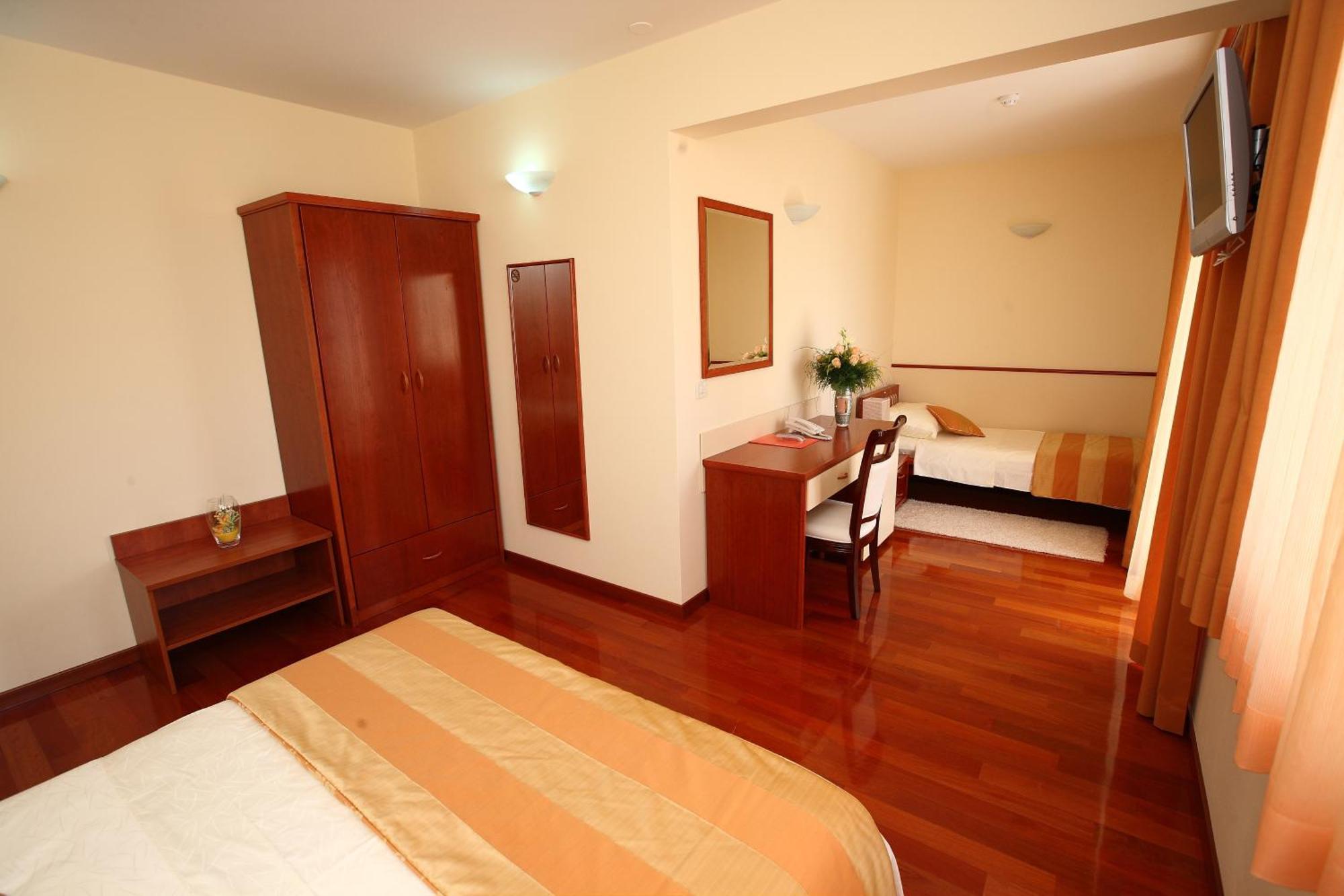 Dreibettzimmer