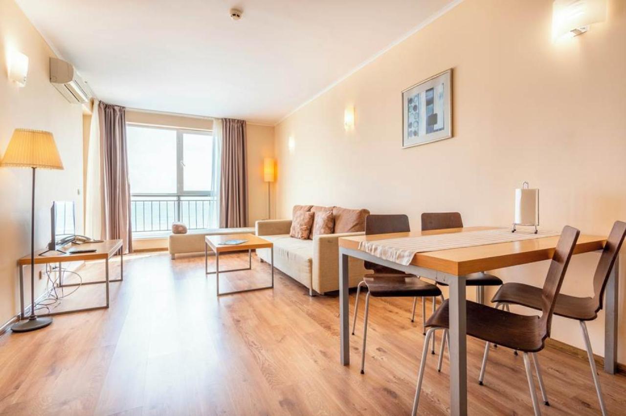 One-Bedroom Apartment Exclusive Sea View