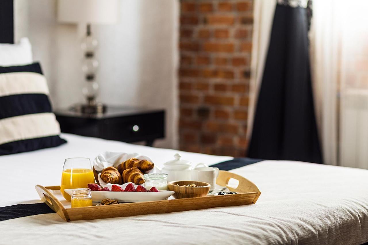 Boutique Room