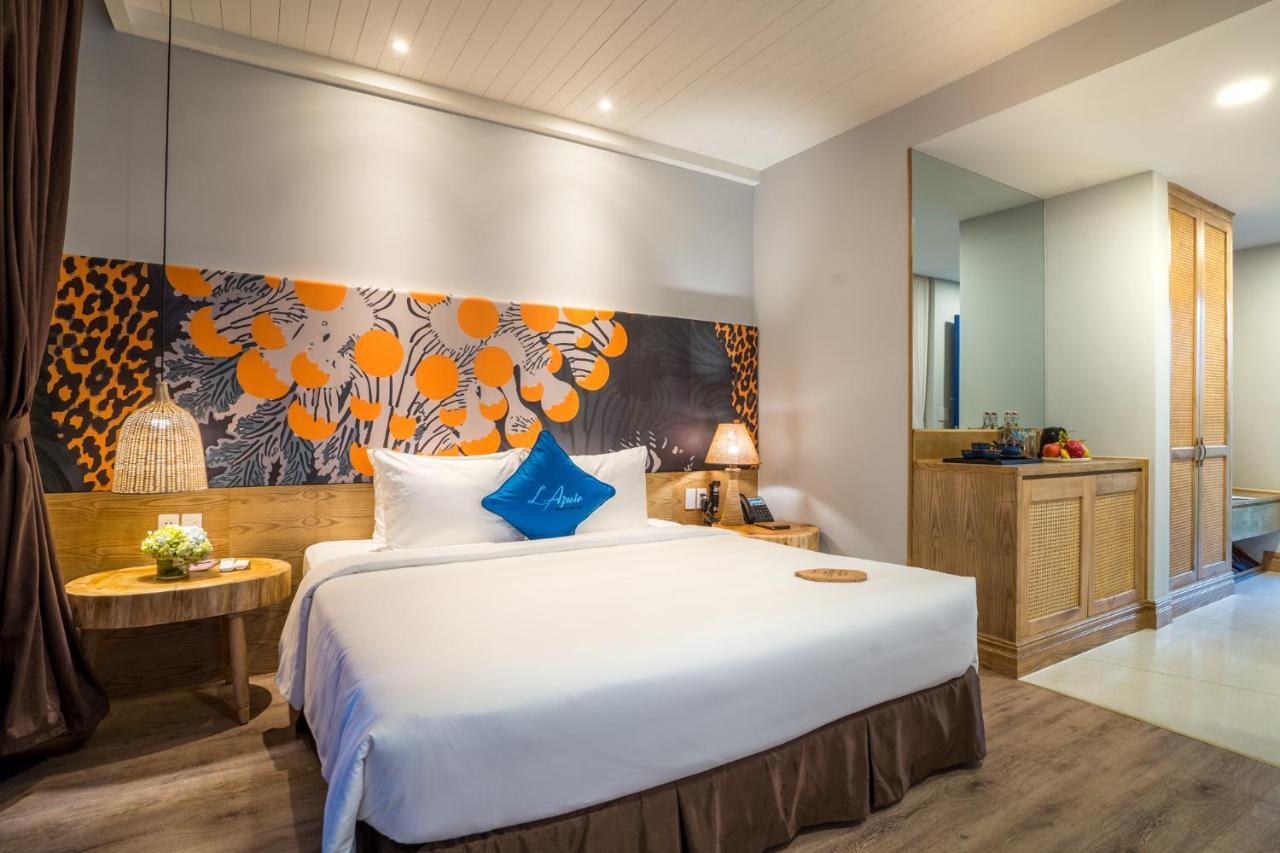 Deluxe Zimmer mit Kingsize-Bett und Gartenblick