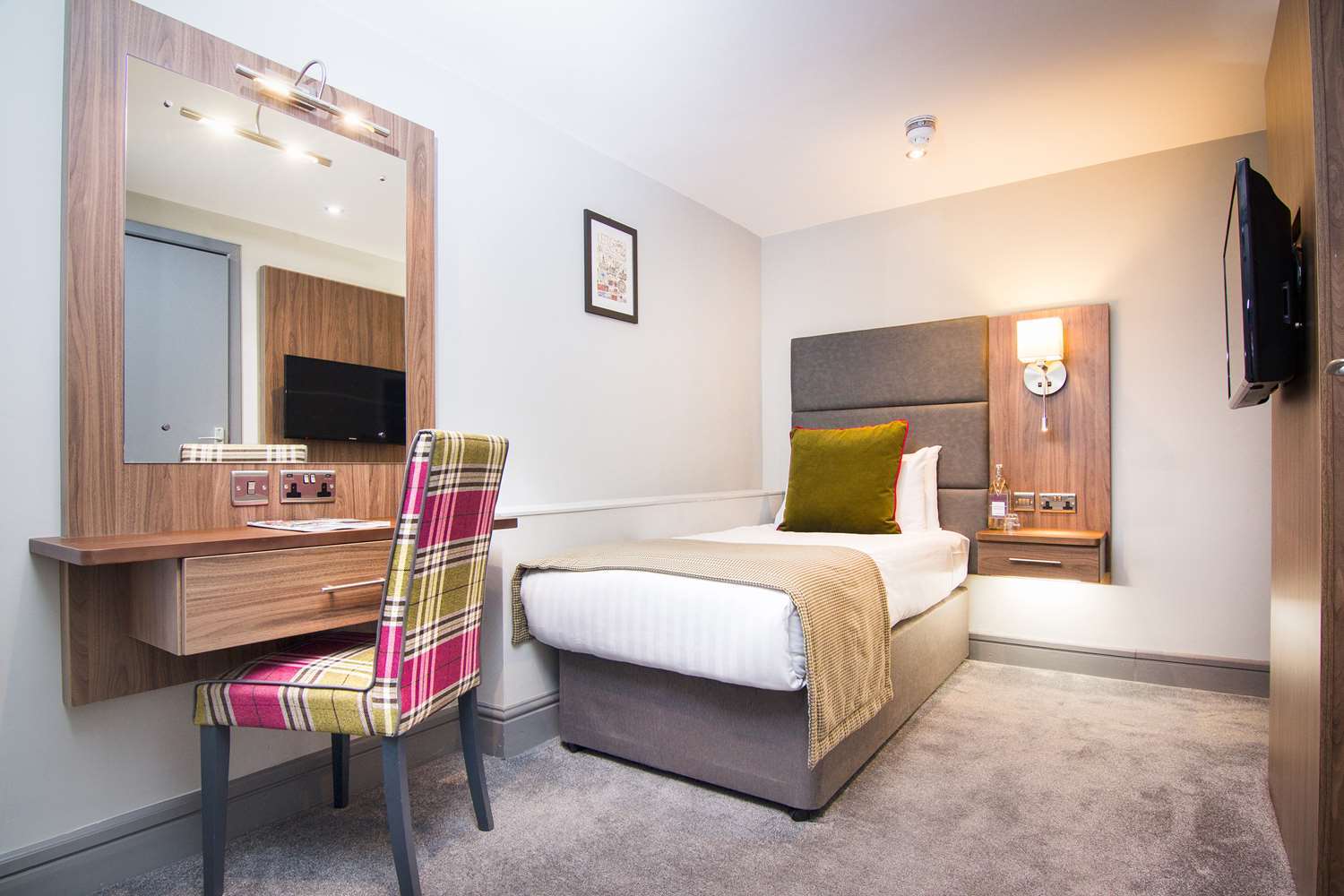 Standard Single Room with Single Bed - Non-Smoking