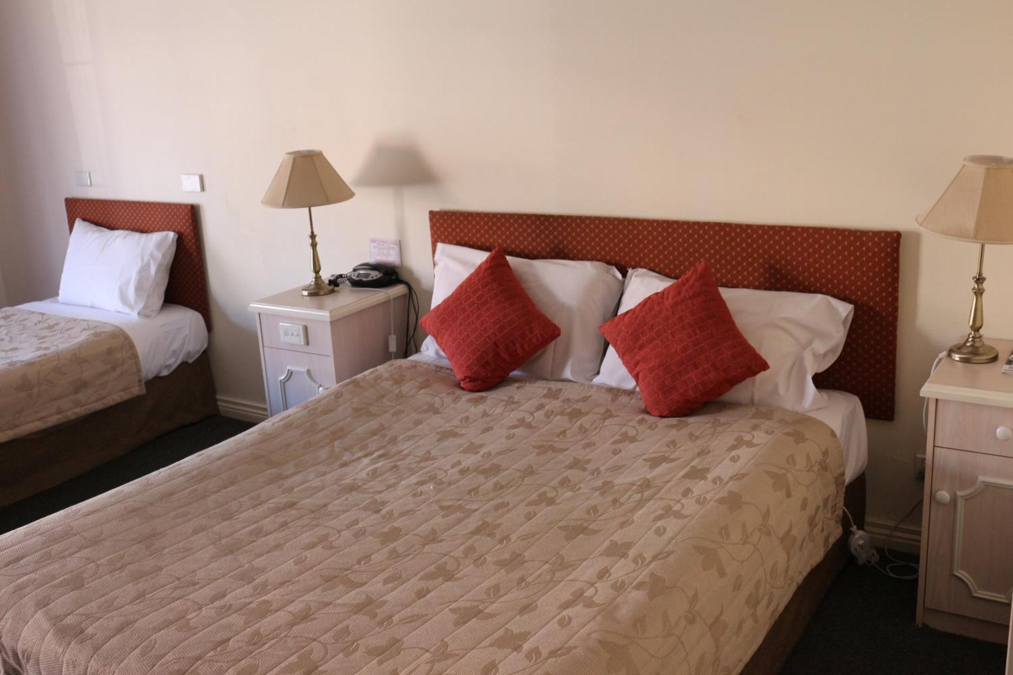 Standard Queen Room