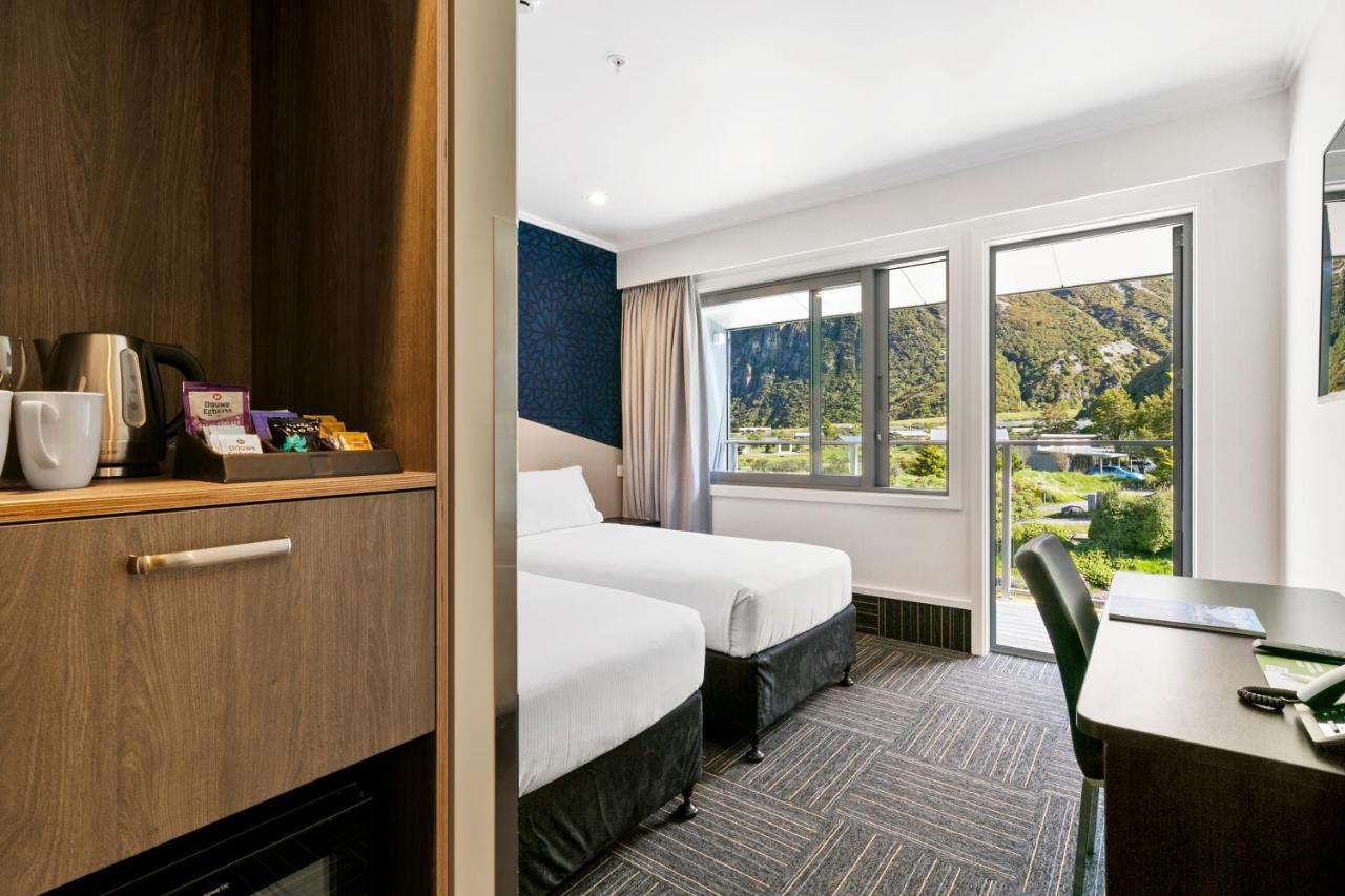 Mt Cook Lodge Standard Double or Twin Room