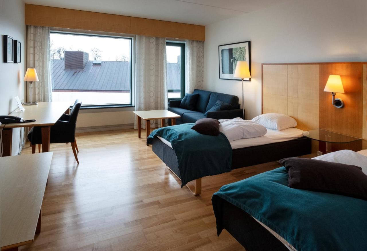 Large Twin Room Extra Bed