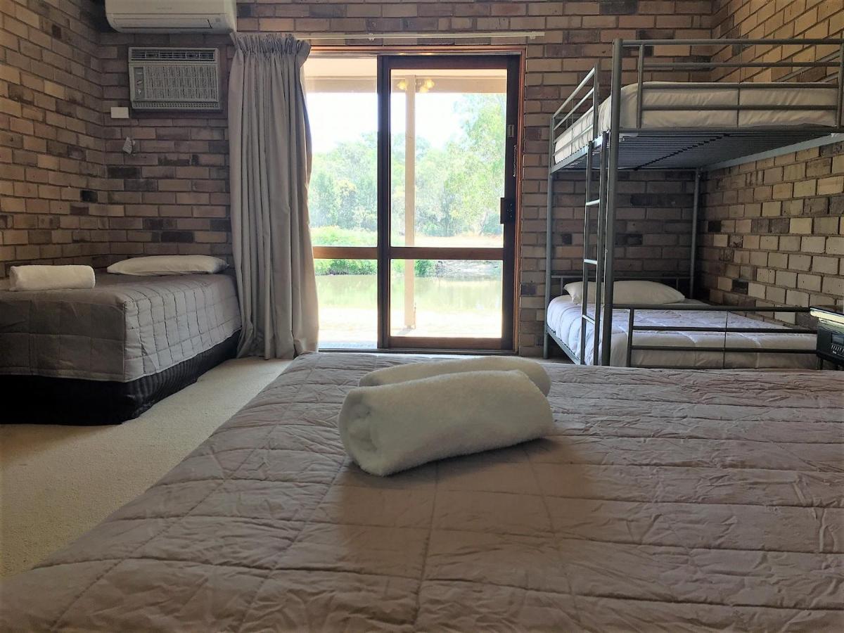 Family Room with Lake View (Sleeps 5)