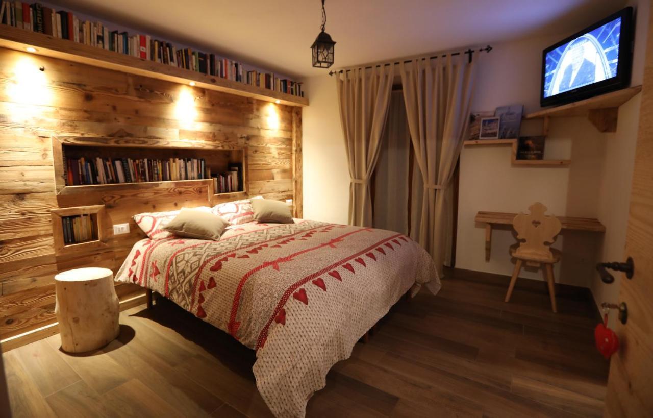 Double or Twin Room Private Bathroom
