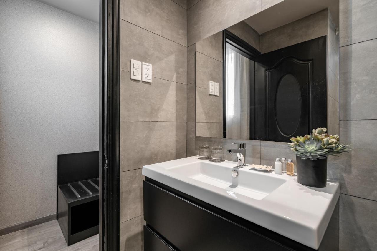 Paragon Suite City View Room -  Complimentary Afternoon Tea & Welcome Fruit Per Stay