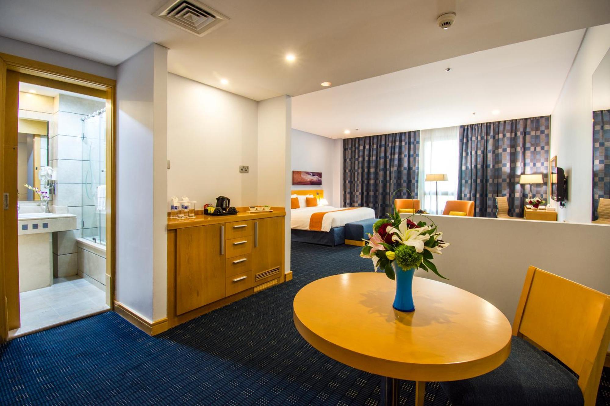 Deluxe Room,1555290592:JPEG